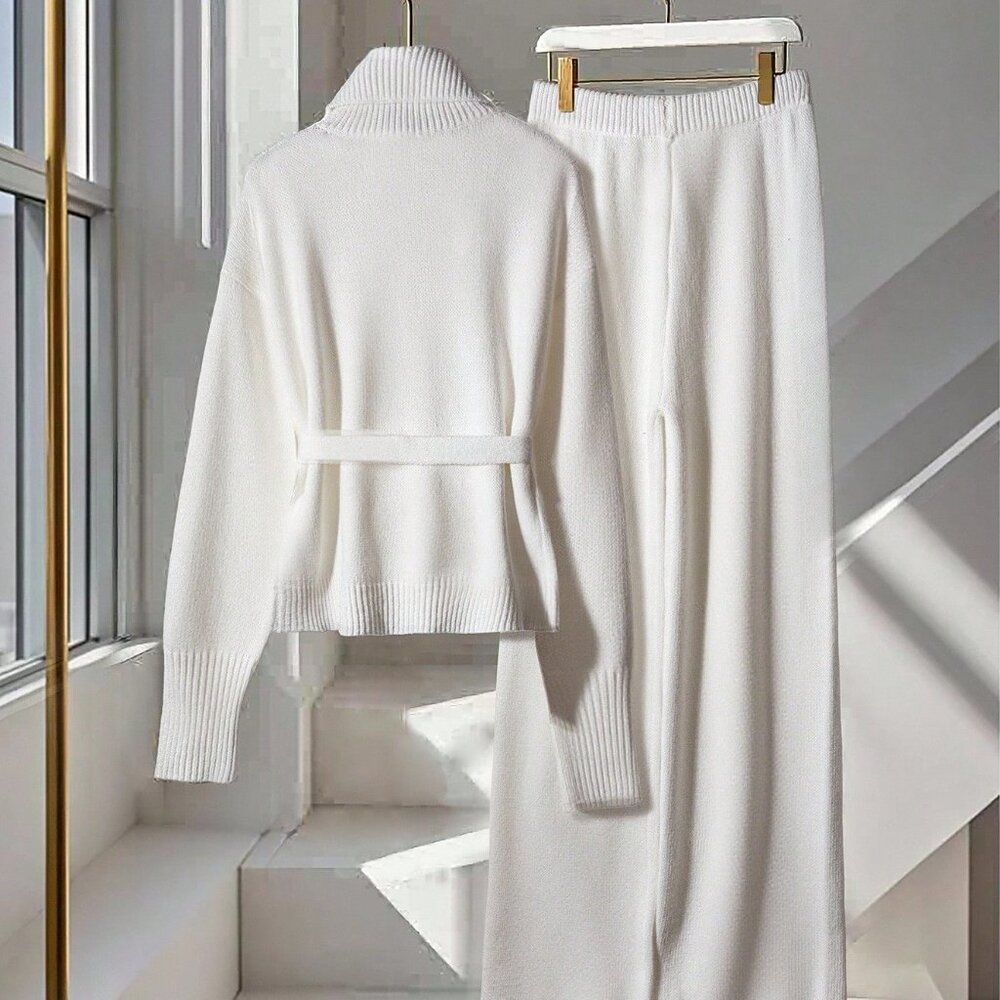 White Casual Women's Elegant Knitted Sweater - Picture 2 of 6